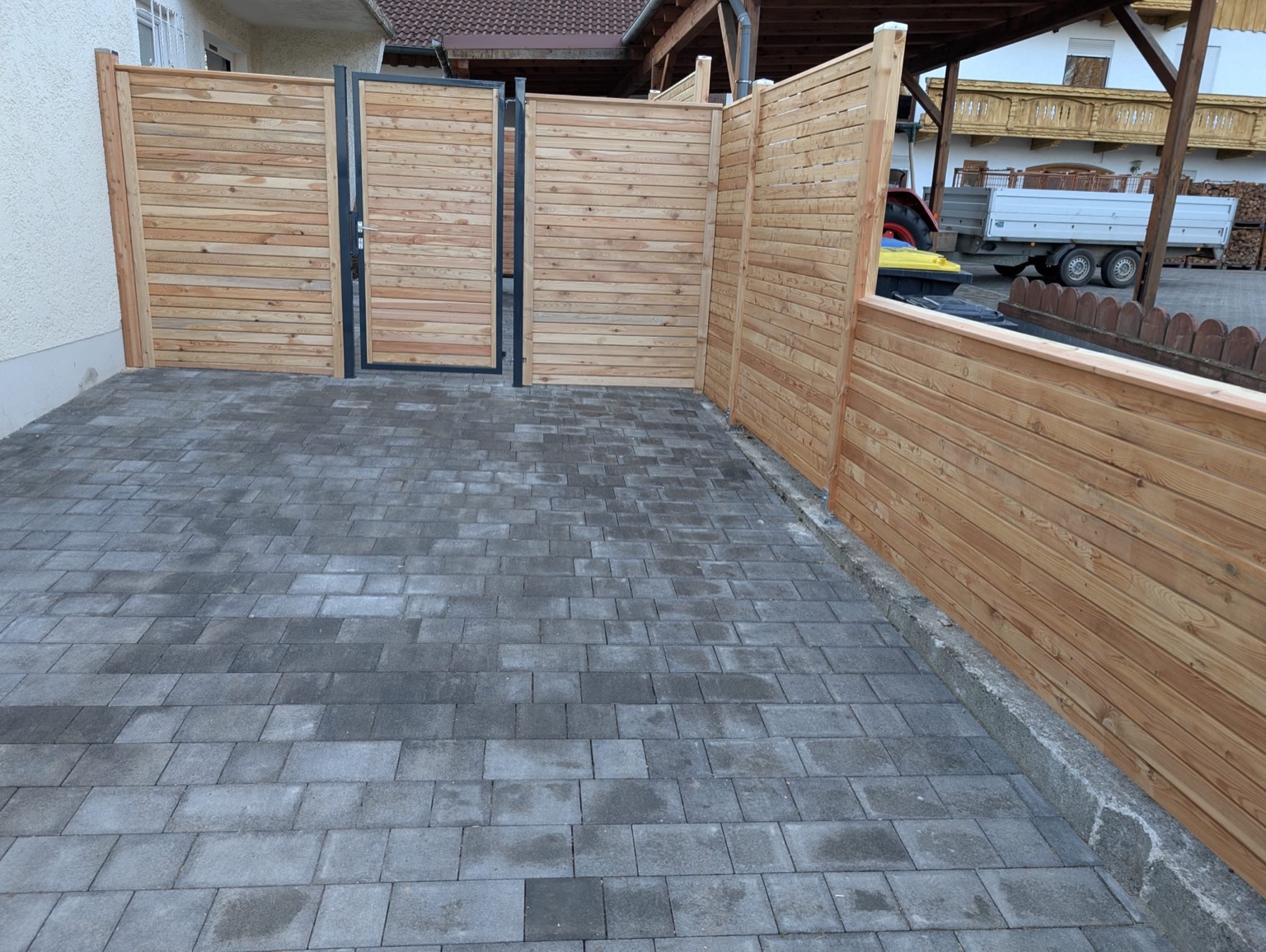 Sichtschutzanlage – Hofeinfahrt